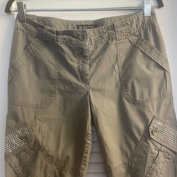 INC International Concepts Size 8P Green Cargo Capris w/Sequin Pocket Accents - Picture 2 of 7